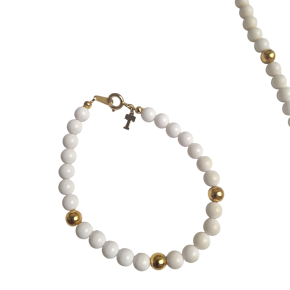 Vintage Trifari White And Gold Tone Beaded Necklace 24" And Bracelet 7" Set - Picture 2 of 5